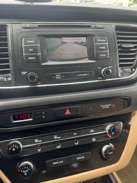 2016 Kia Sedona Image 9