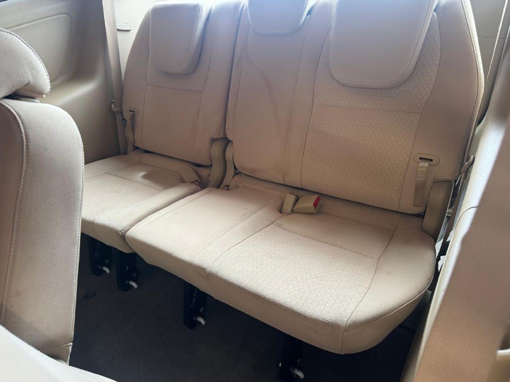 2016 Kia Sedona Image 11