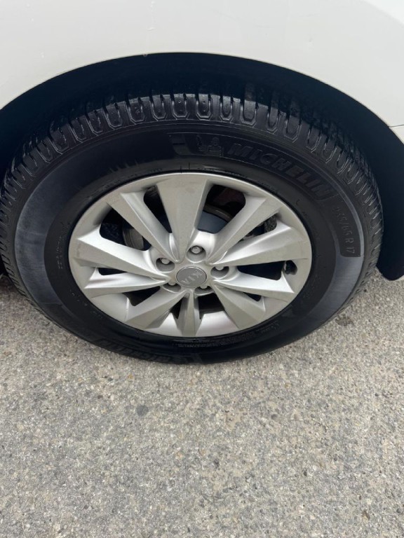 2016 Kia Sedona Image 13