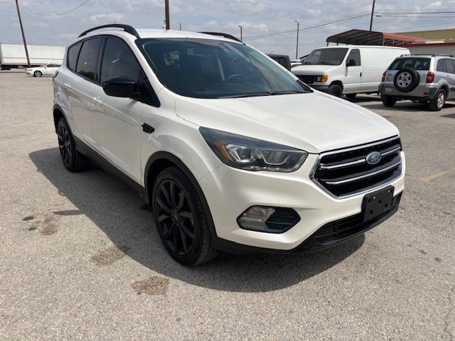2017 Ford Escape Image 2