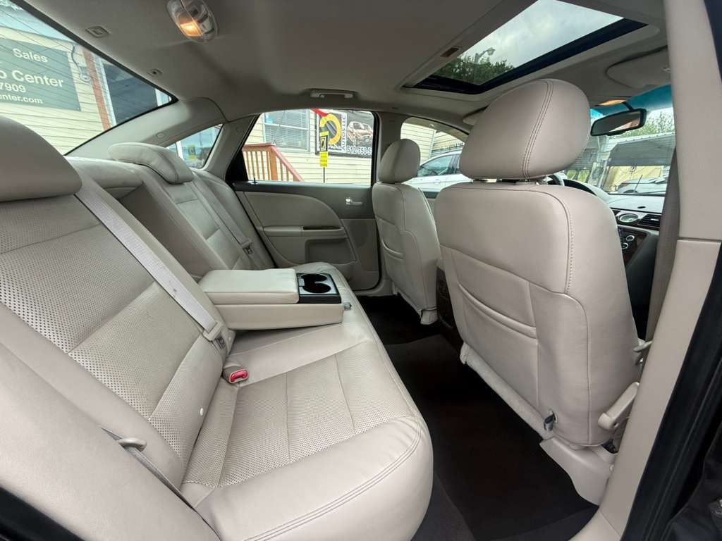 2009 Ford Taurus Image 14