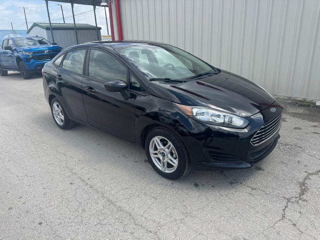 2018 Ford Fiesta Image 2