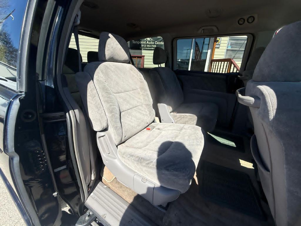 2004 Honda Odyssey Image 13
