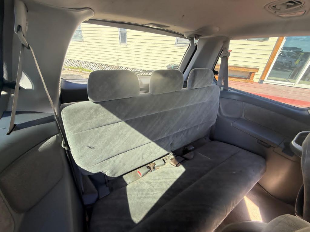 2004 Honda Odyssey Image 14