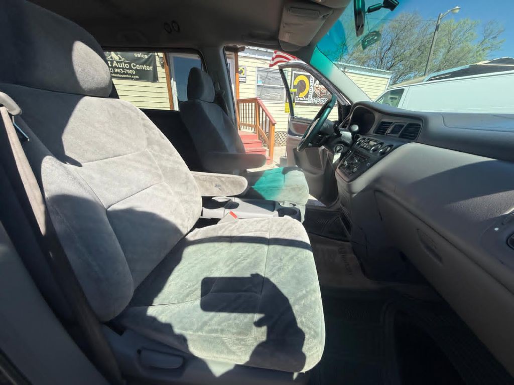 2004 Honda Odyssey Image 15