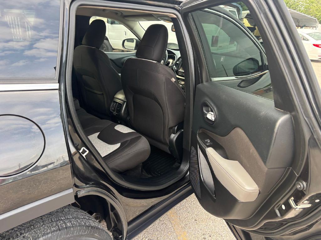 2014 Jeep Cherokee Image 9