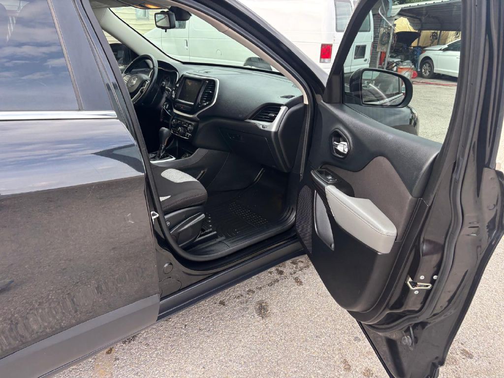 2014 Jeep Cherokee Image 11