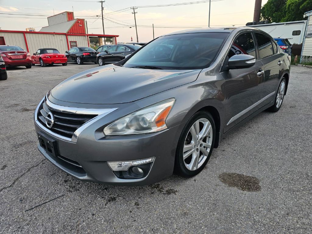 2015 Nissan Altima Image 3