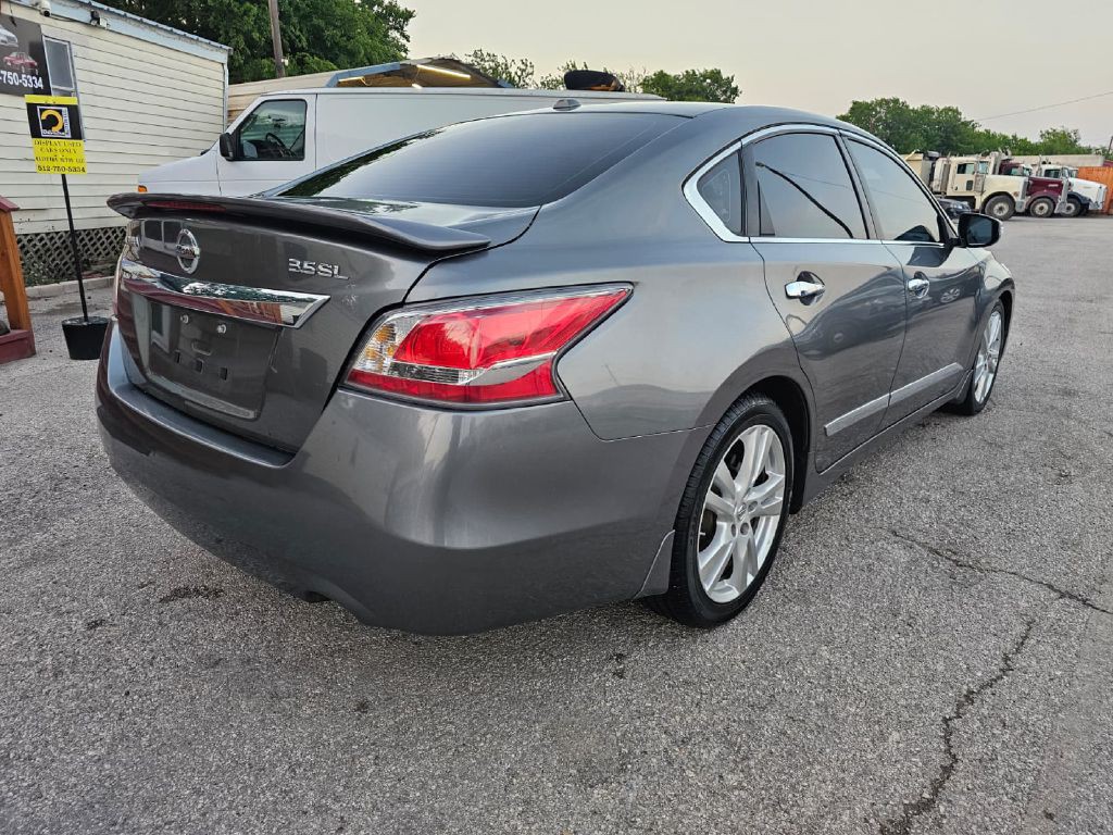 2015 Nissan Altima Image 4
