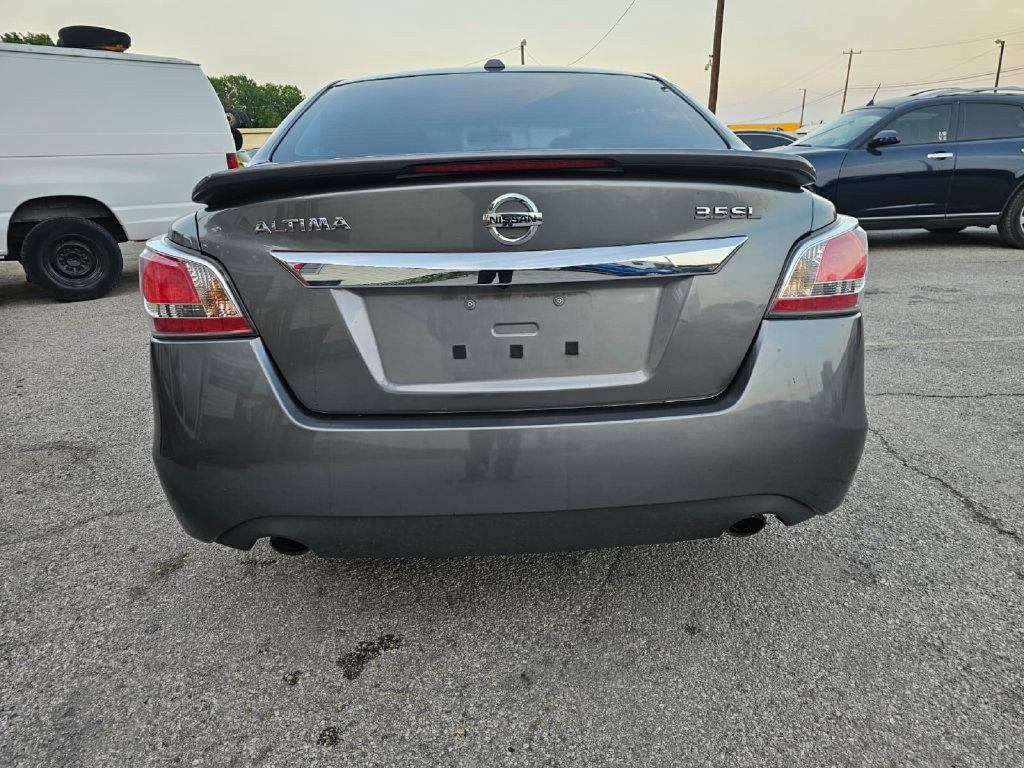 2015 Nissan Altima Image 5