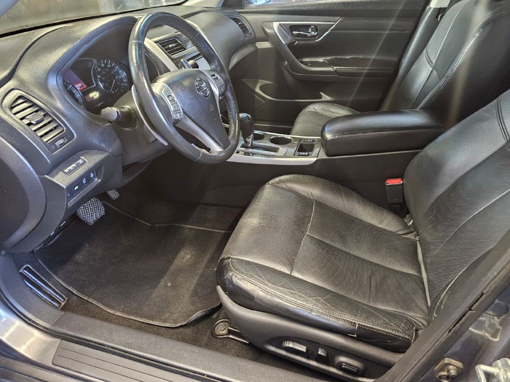 2015 Nissan Altima Image 13