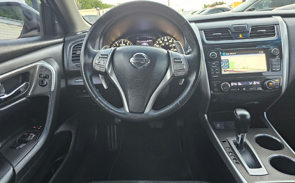 2015 Nissan Altima Image 8