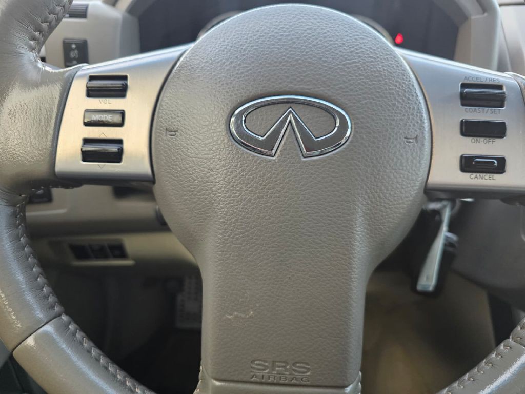 2005 INFINITI FX35 Image 9