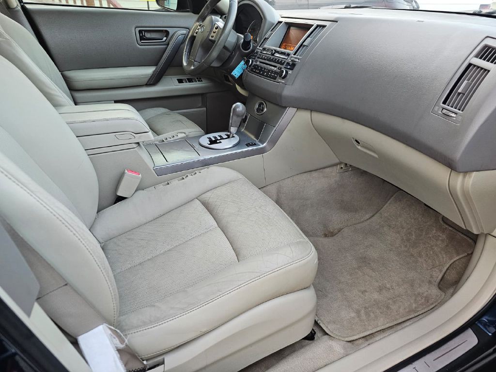 2005 INFINITI FX35 Image 12