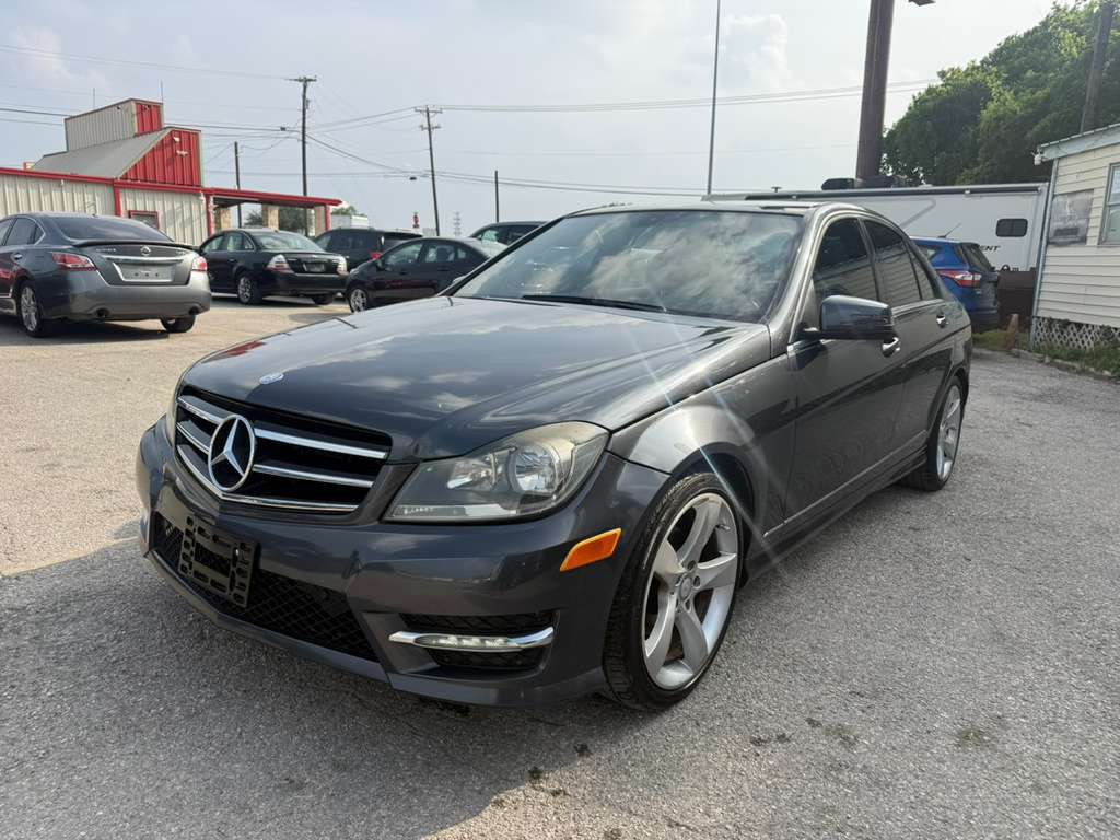 2014 Mercedes-Benz C-Class Image 2