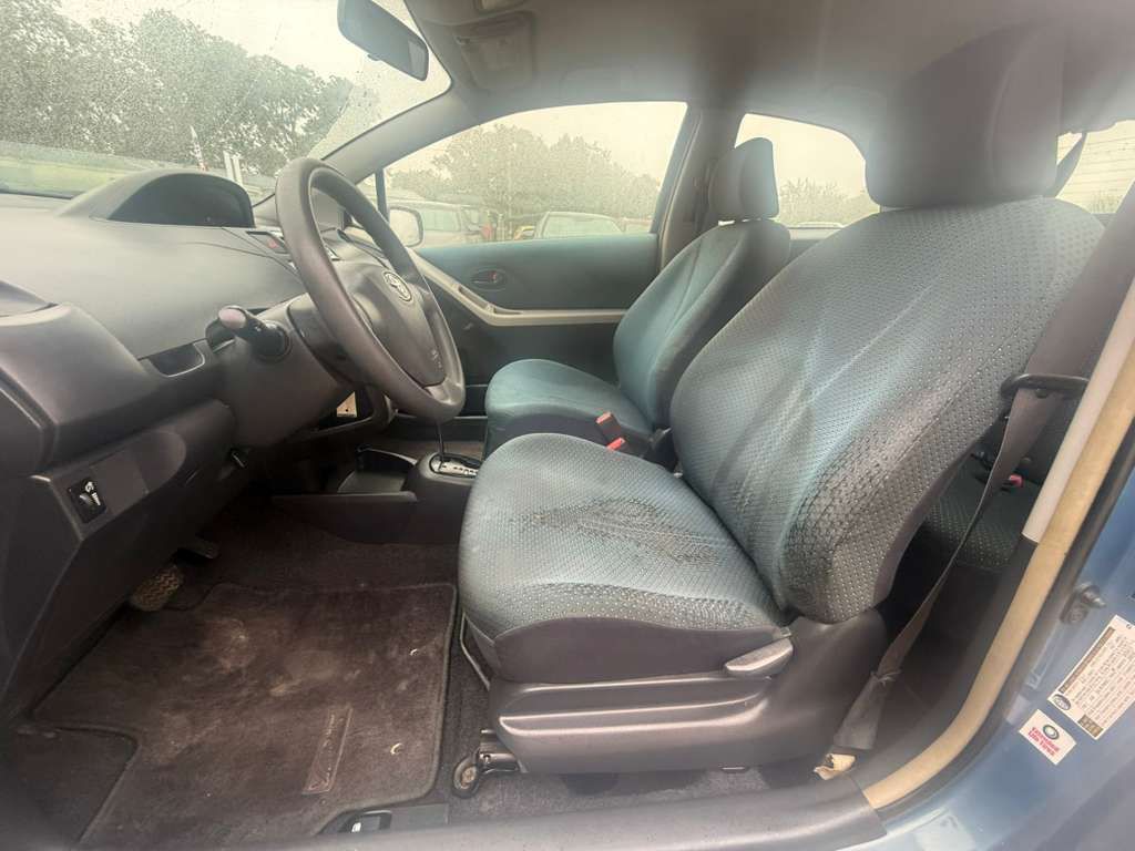 2007 Toyota Yaris Image 2