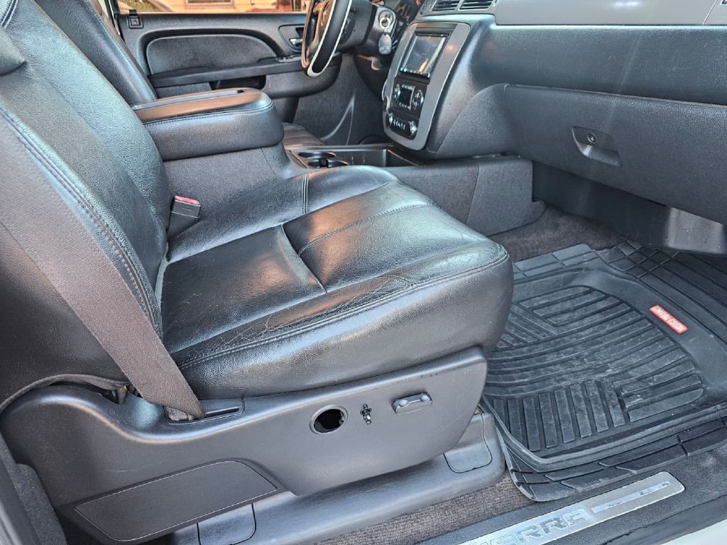 2012 GMC Sierra Image 16