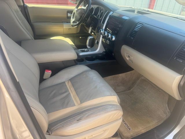 2008 Toyota Sequoia Image 9
