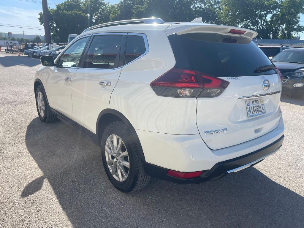 2018 Nissan Rogue Image 4