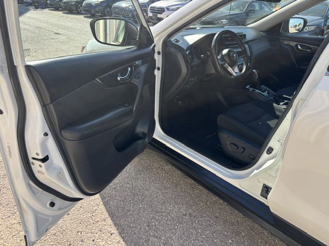 2018 Nissan Rogue Image 9