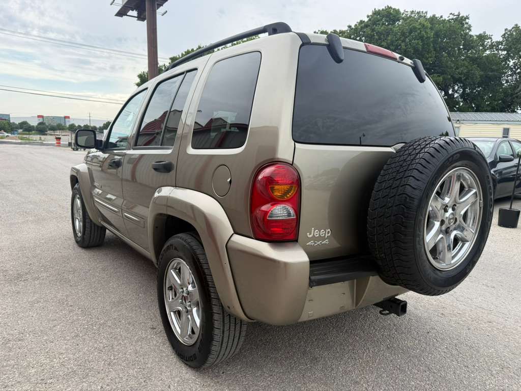2003 Jeep Liberty Image 9