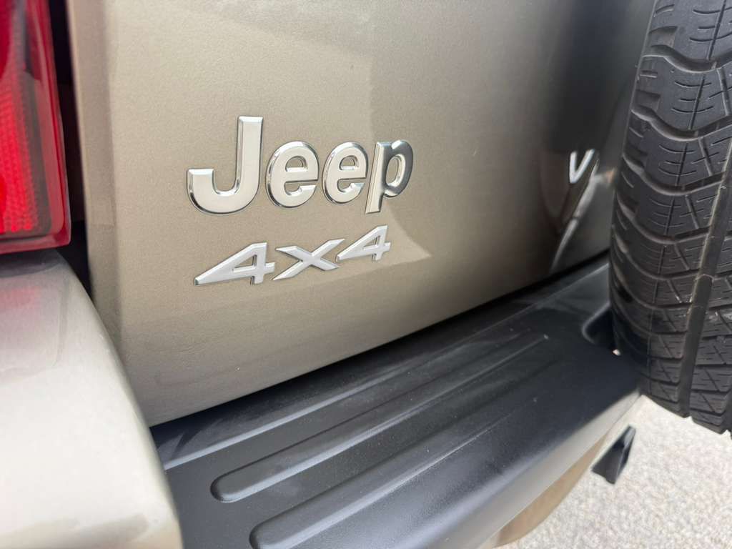 2003 Jeep Liberty Image 10