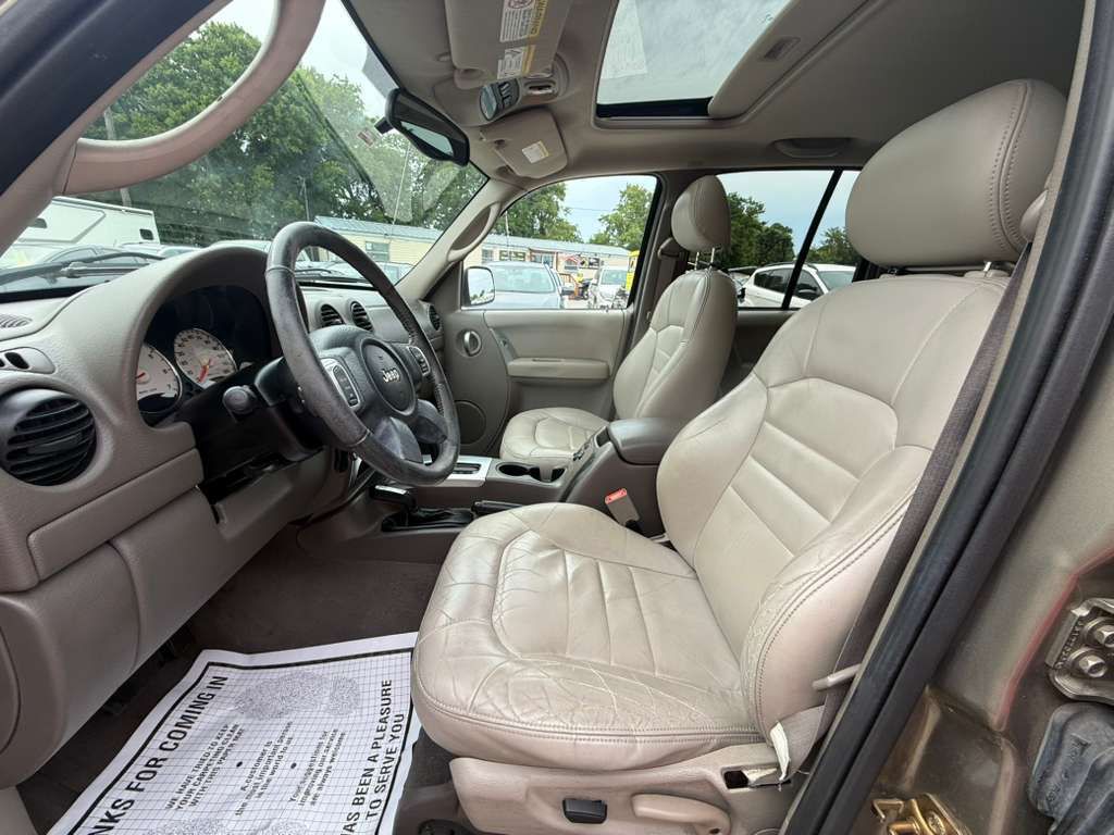 2003 Jeep Liberty Image 13