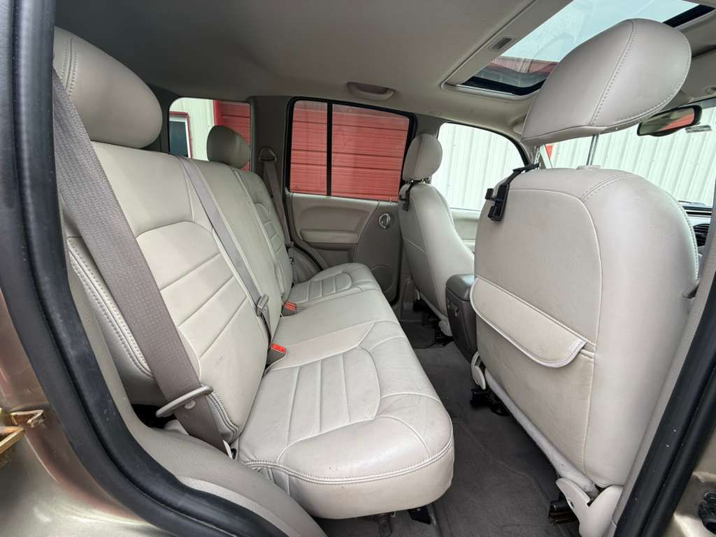2003 Jeep Liberty Image 17