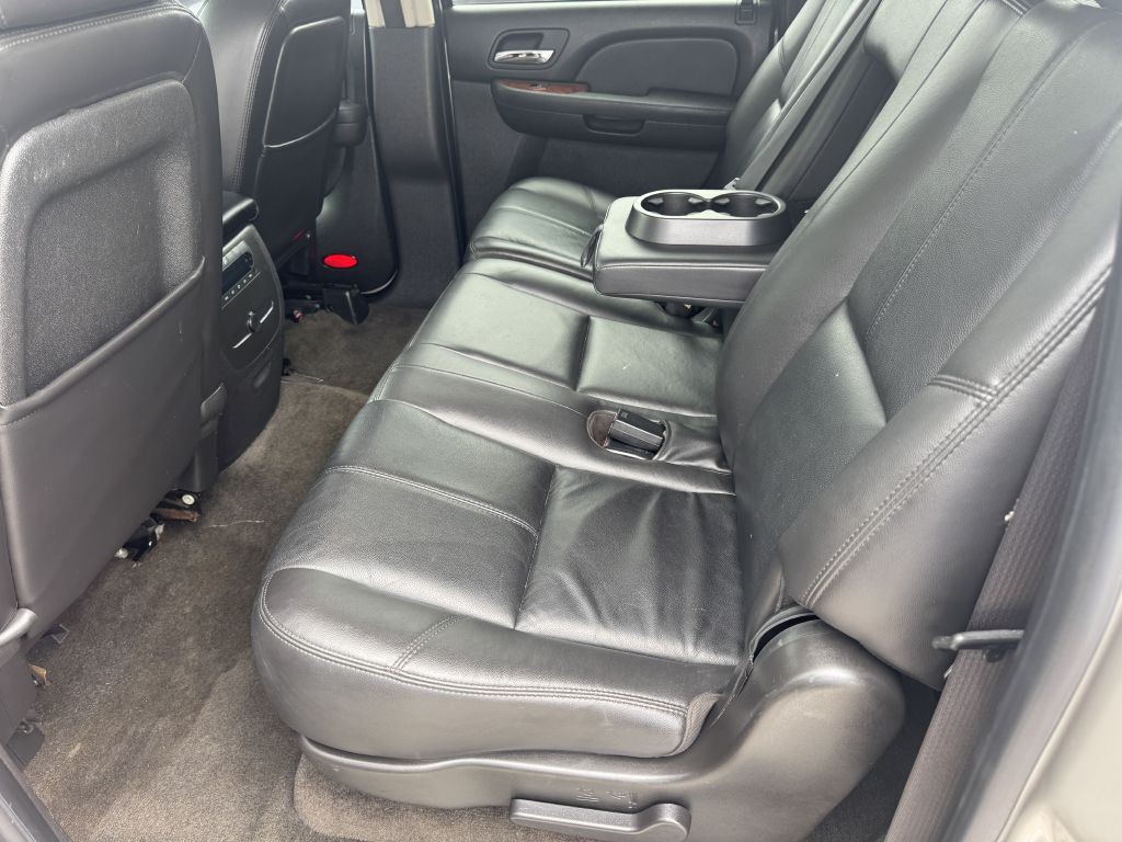2009 Chevrolet Suburban Image 14