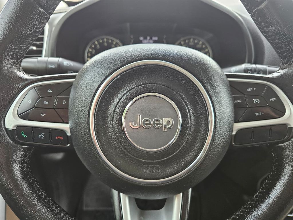 2015 Jeep Renegade Image 12