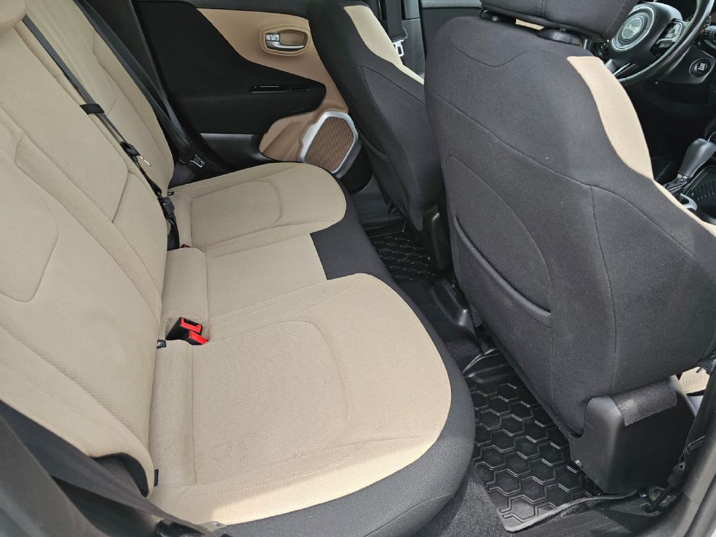 2015 Jeep Renegade Image 14