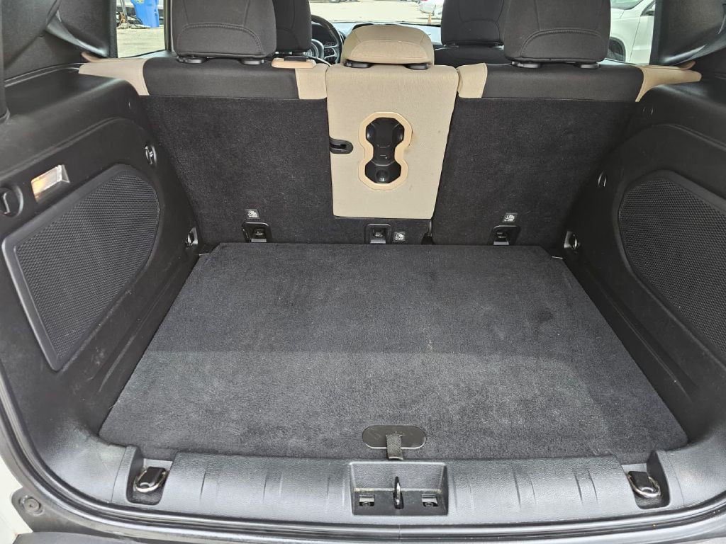 2015 Jeep Renegade Image 15
