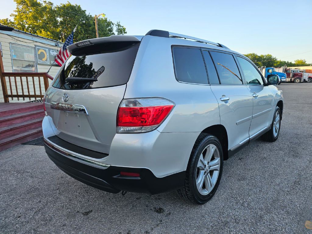 2013 Toyota Highlander Image 4