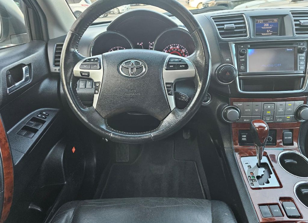 2013 Toyota Highlander Image 8