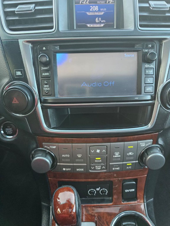 2013 Toyota Highlander Image 12