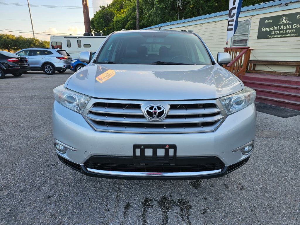 2013 Toyota Highlander Image 2