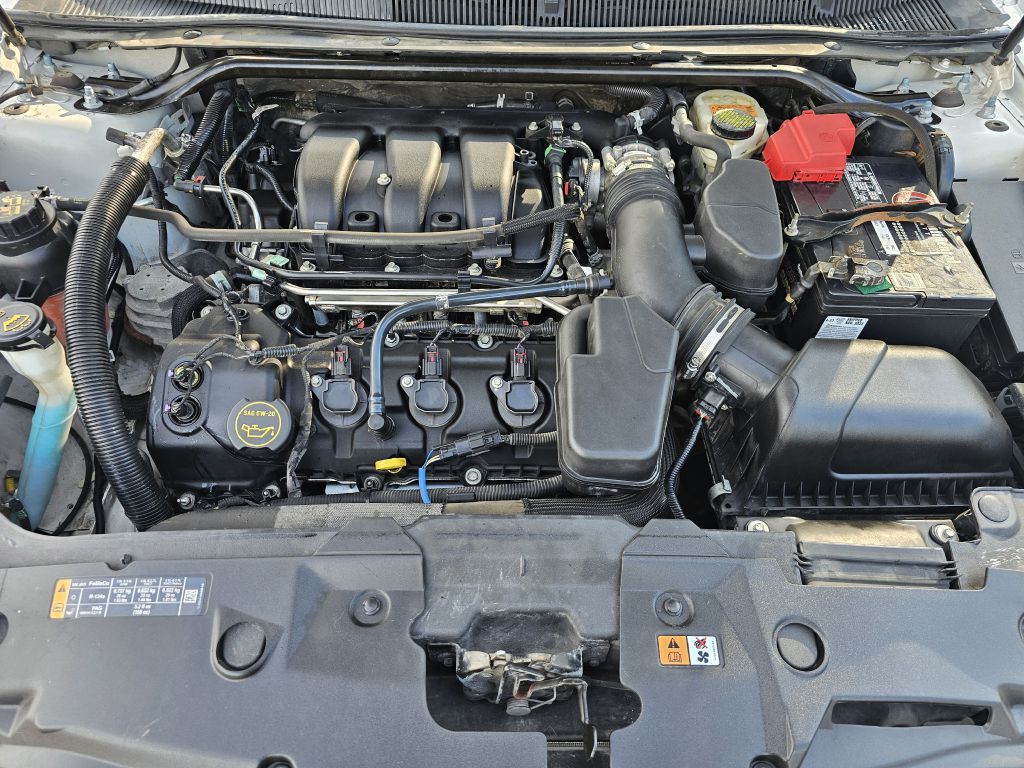 2015 Ford Taurus Image 18