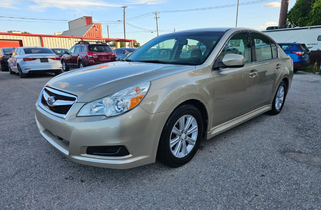 2010 Subaru Legacy Image 4