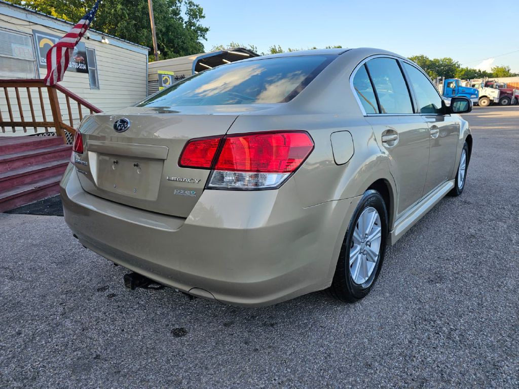 2010 Subaru Legacy Image 5