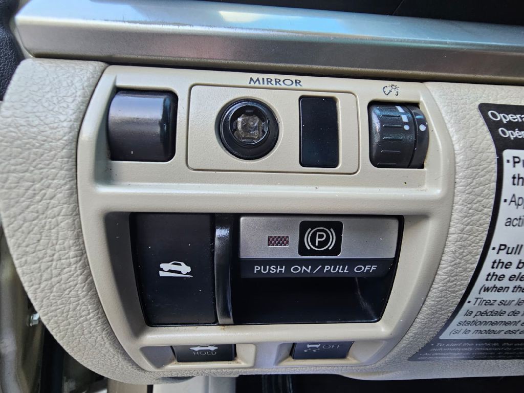 2010 Subaru Legacy Image 9