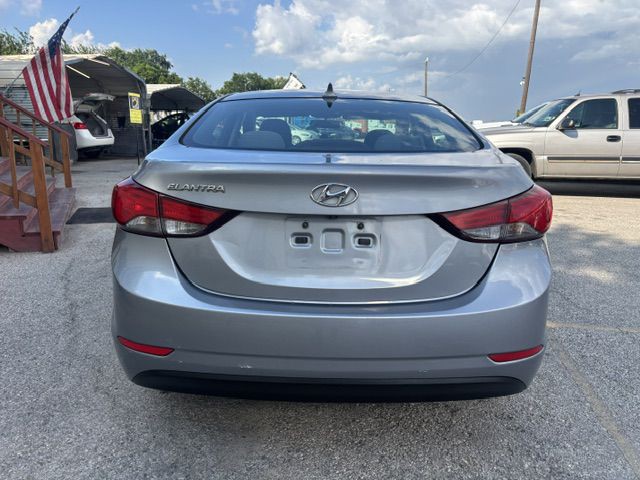 2015 Hyundai Elantra Image 2