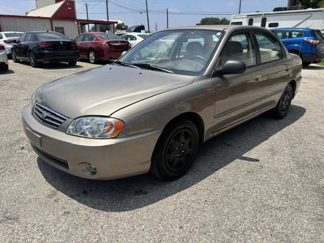 2004 Kia Spectra Image 3