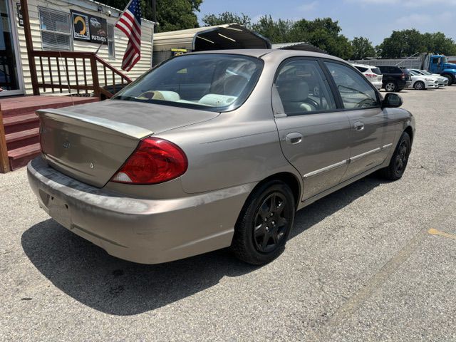 2004 Kia Spectra Image 6