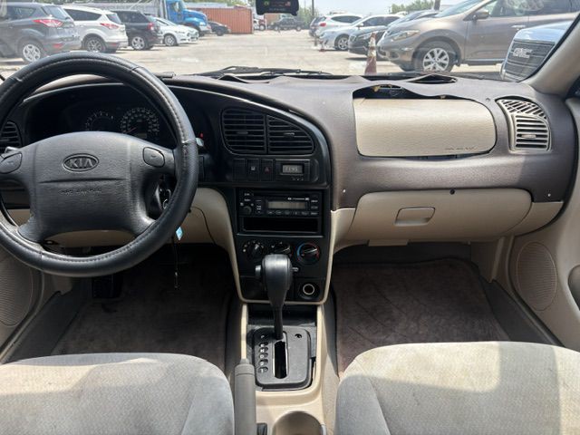 2004 Kia Spectra Image 8
