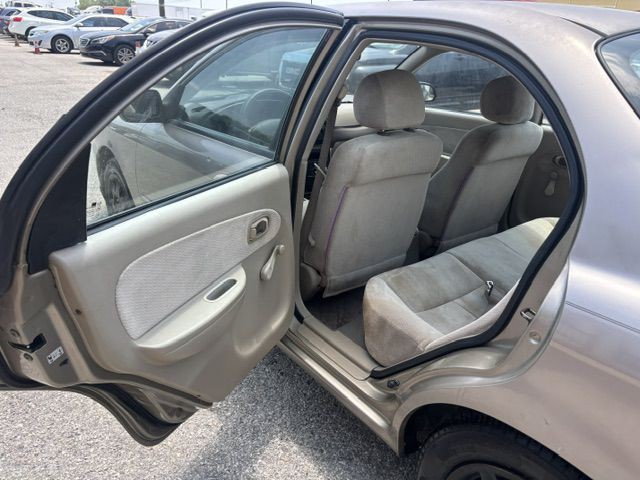 2004 Kia Spectra Image 9