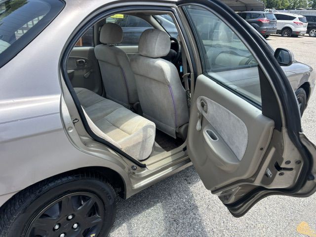 2004 Kia Spectra Image 10