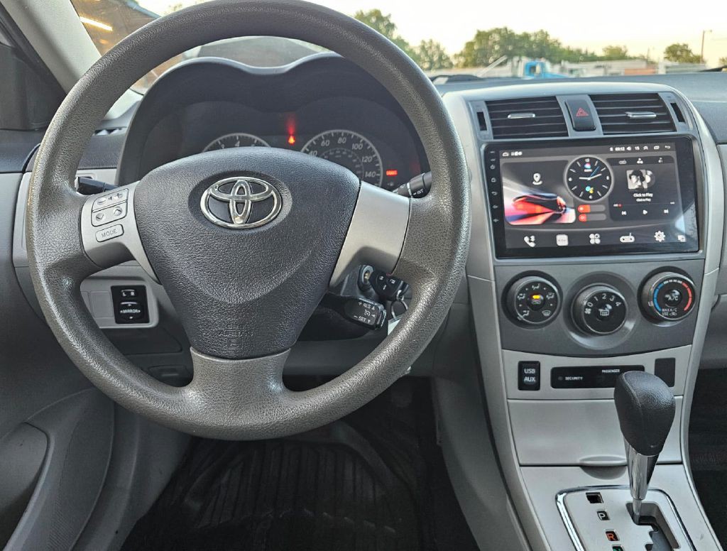 2013 Toyota Corolla Image 10