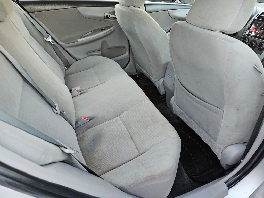 2013 Toyota Corolla Image 12
