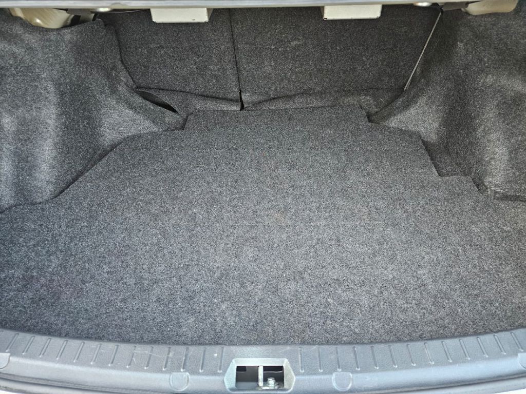 2013 Toyota Corolla Image 15