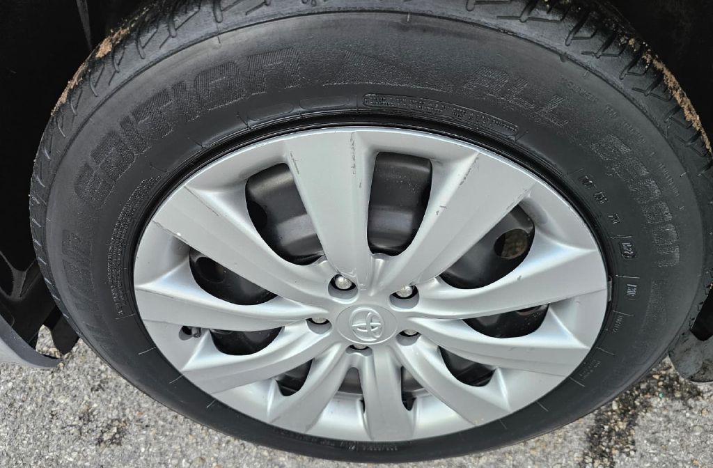 2013 Toyota Corolla Image 17
